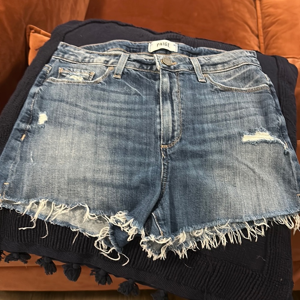 Paige denim shorts 💙 SZ 29